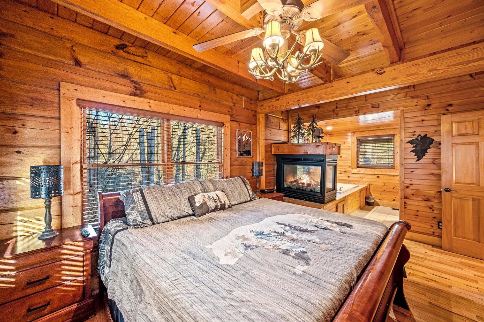 Mountain Laurel Holiday Home Gatlinburg Exterior photo
